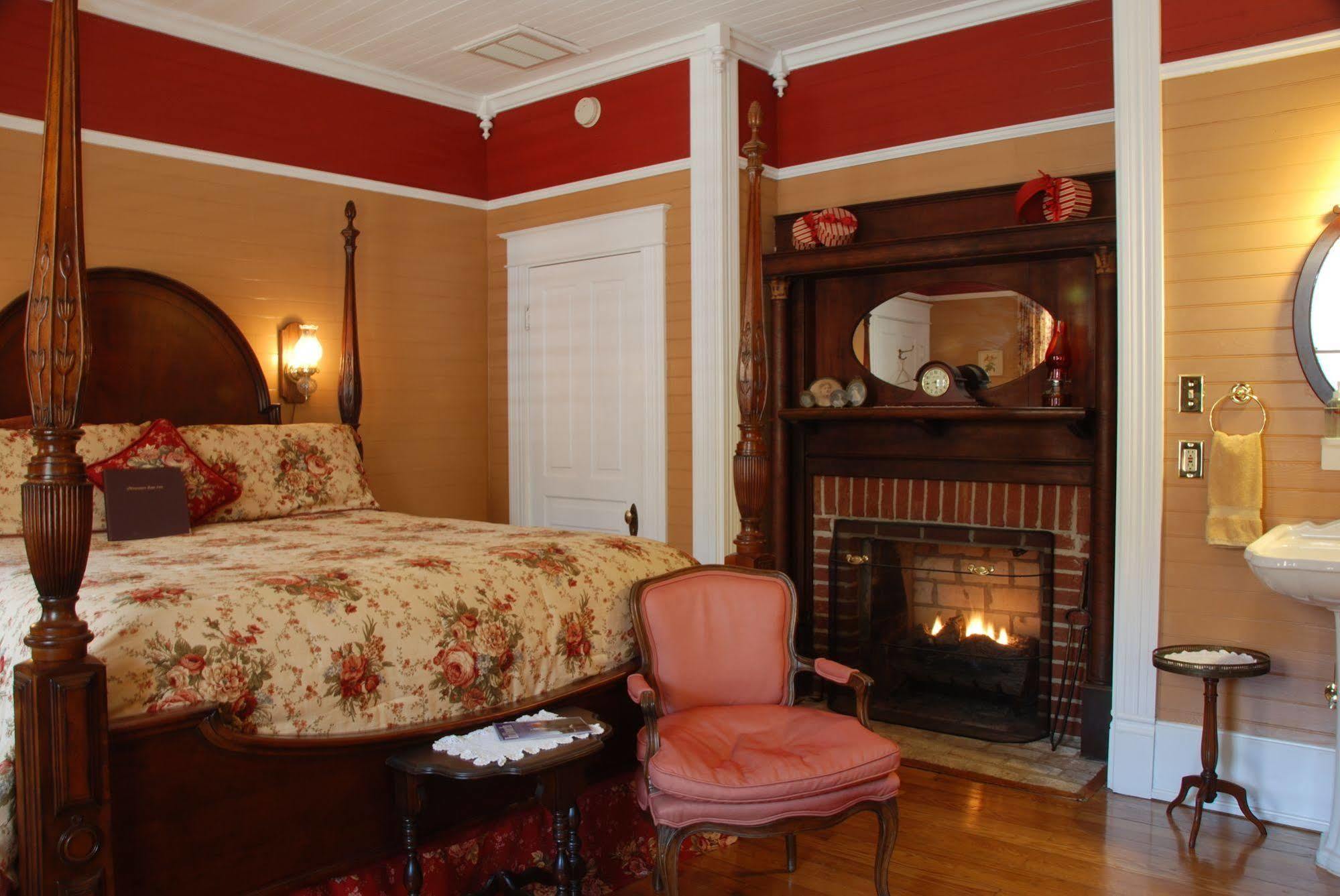 Mountain Rose Inn Woolwine Exterior foto